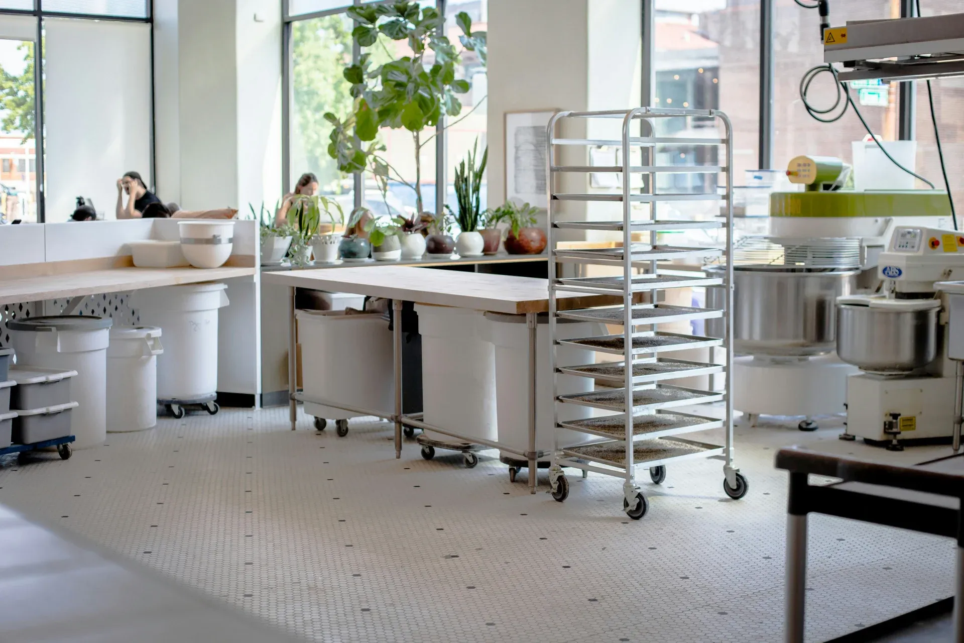 1-how-much-does-it-cost-to-rent-a-commercial-kitchen-kitchen-example.webp