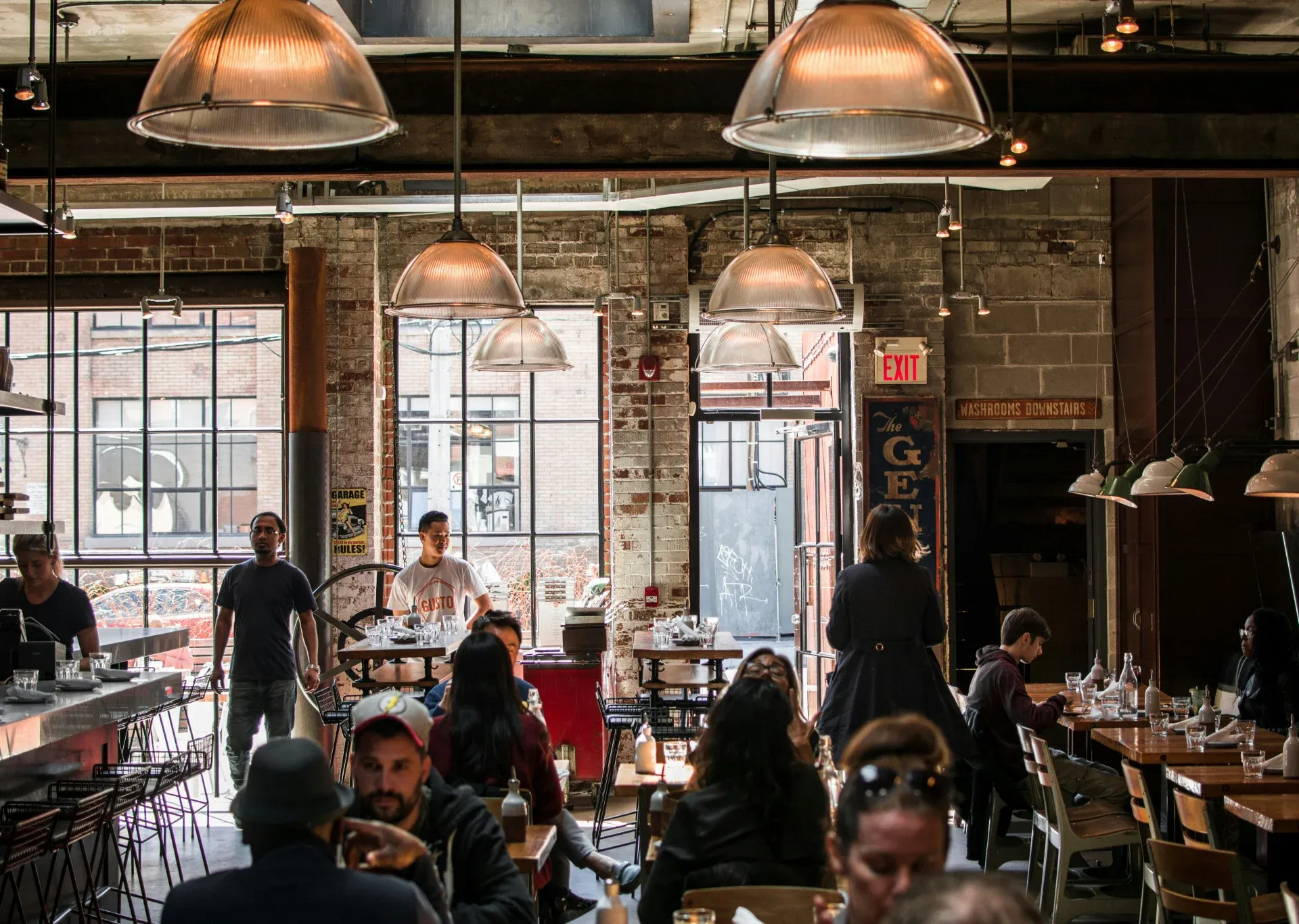 1-how-to-lease-a-restaurant-space.webp