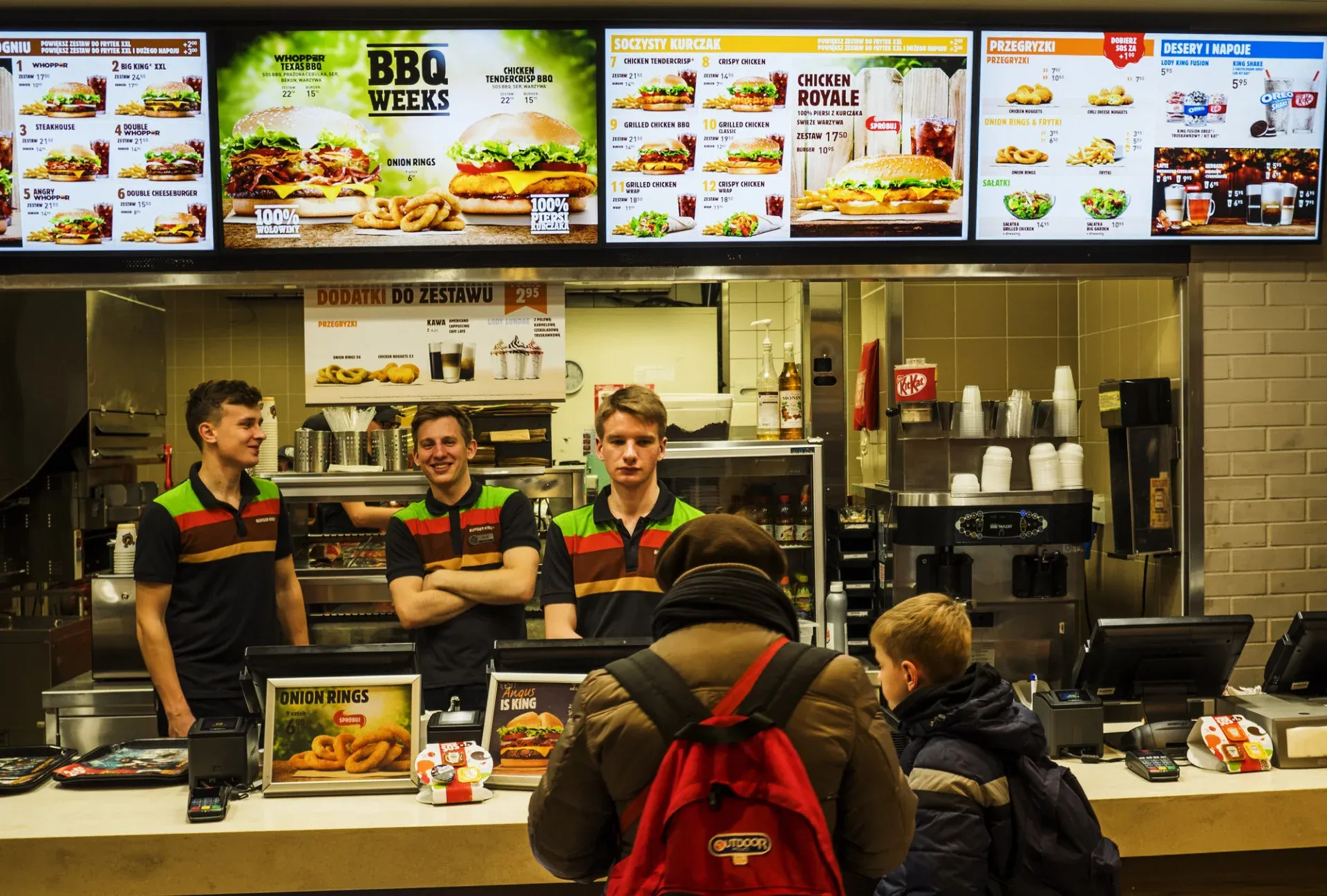 restaurant technology trends - digital menu boards