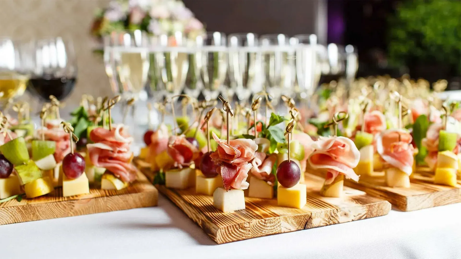 how to get catering clients - catering tasting