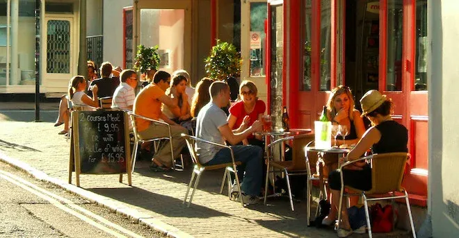 how to save a failing restaurant - customers in a restaurant