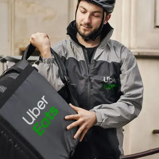 uber eats zarobki - kurier ubereats