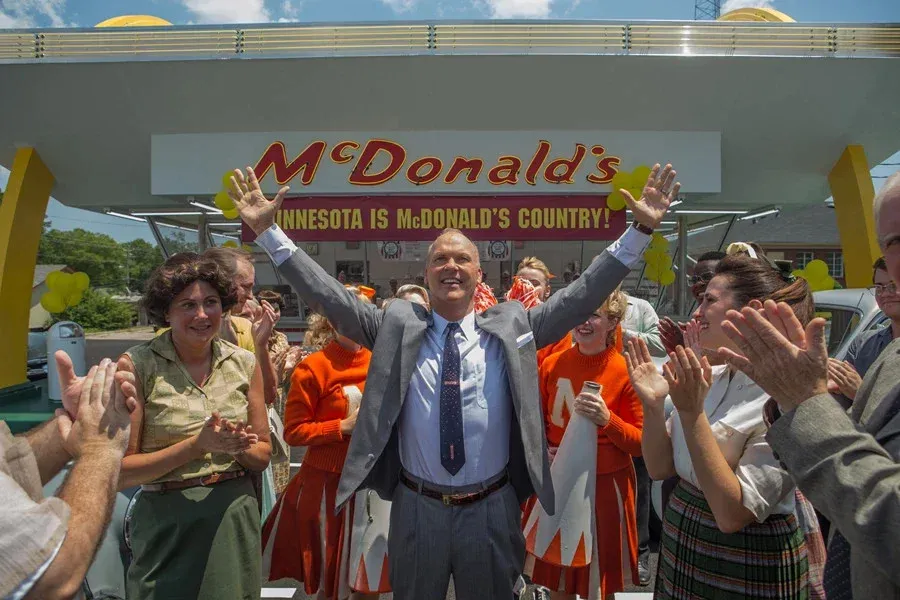 popular chain restaurants - mcdonald’s arch photo