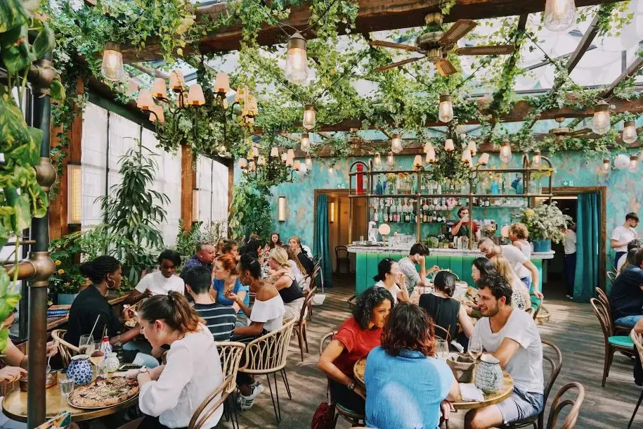 restaurants target market - customers in a restaurant