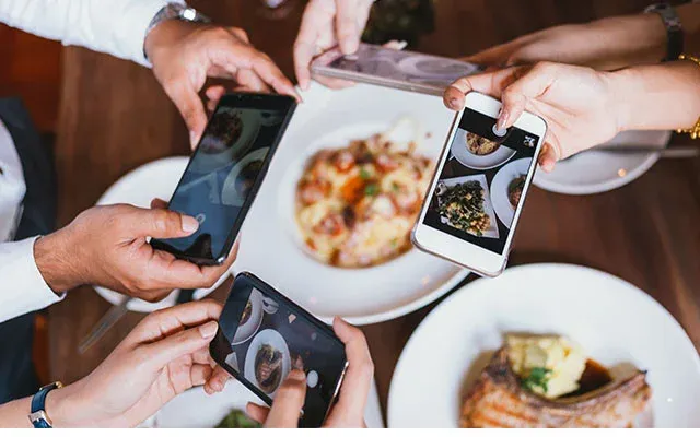 tiktok restaurant - creating tik tok video