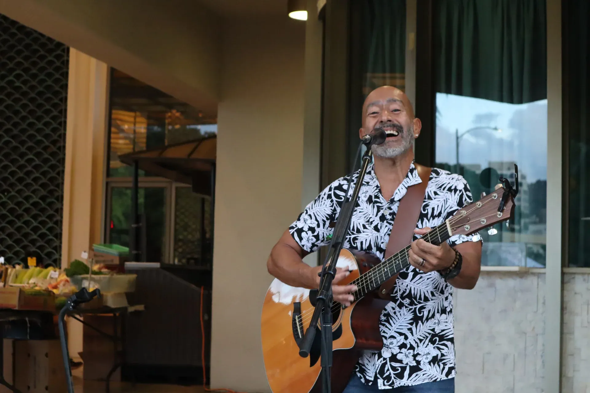 mother’s day promotion ideas: brunch and live entertainment: example photo