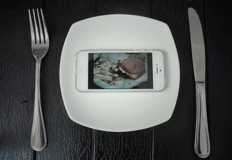 how to do video marketing for restaurants - an example photo of a phone on a plate
