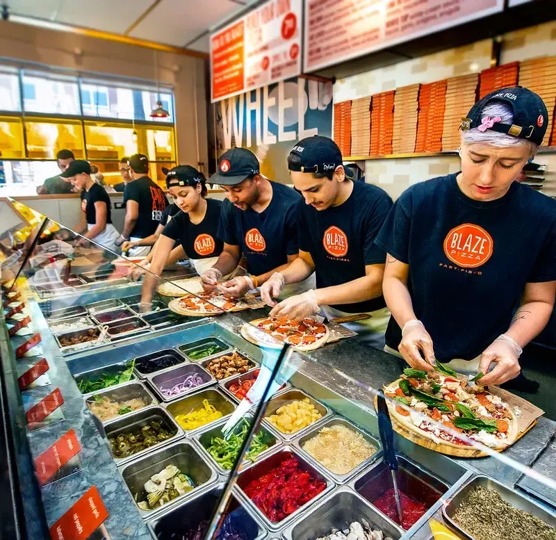 fast casual restaurant - blaze pizza