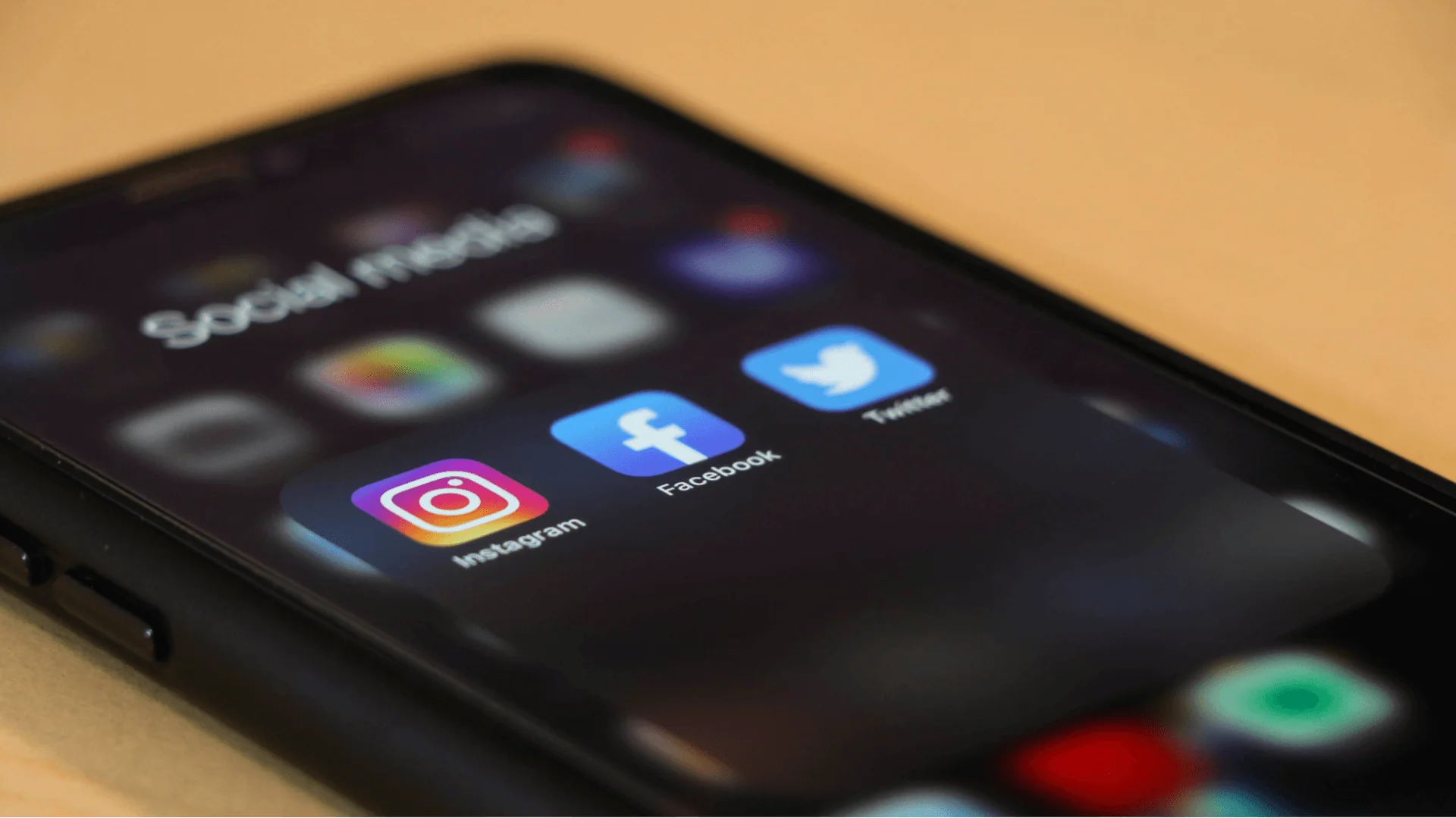 restaurant marketing budget: restaurant social media channels