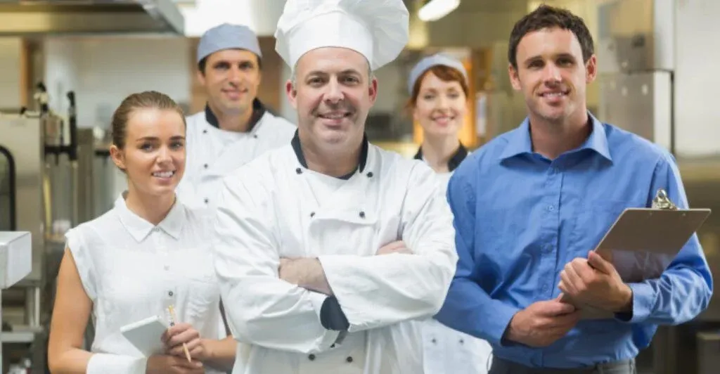 why do restaurants fail - restaurant staff