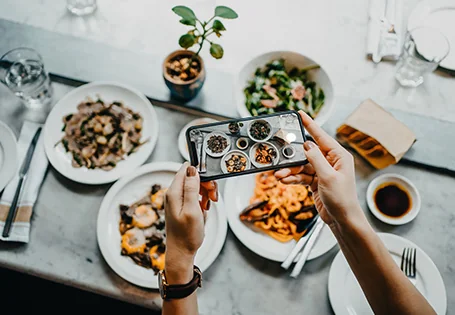 instagram for restaurants - taking pictures