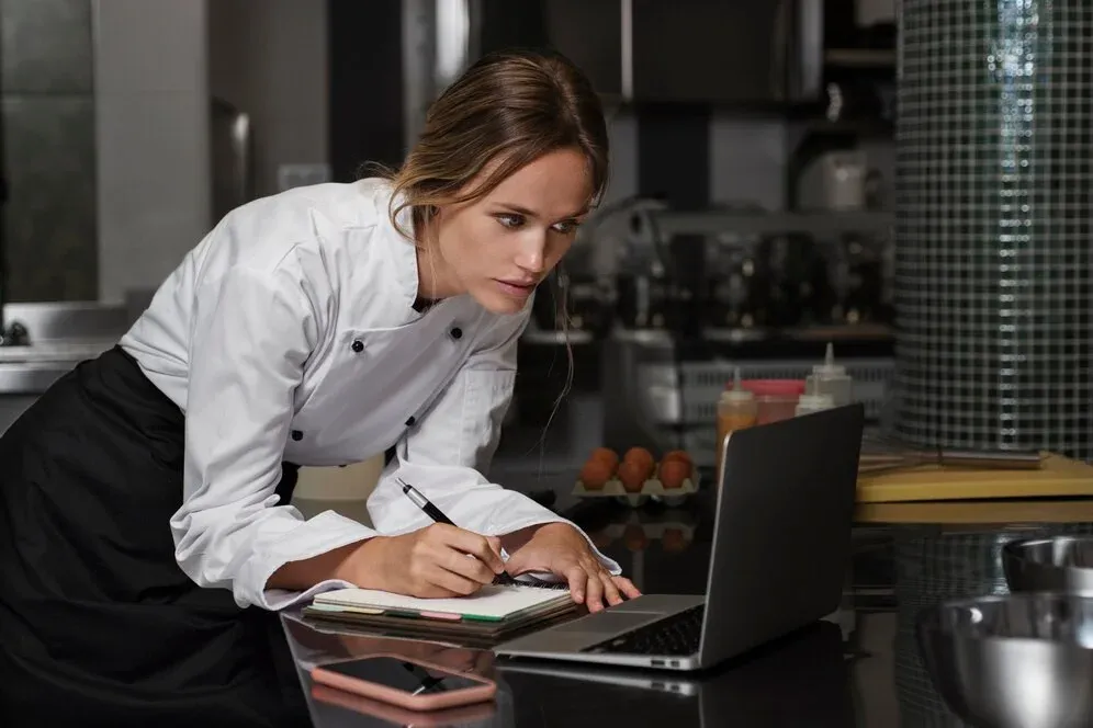 restaurant p&l labor cost