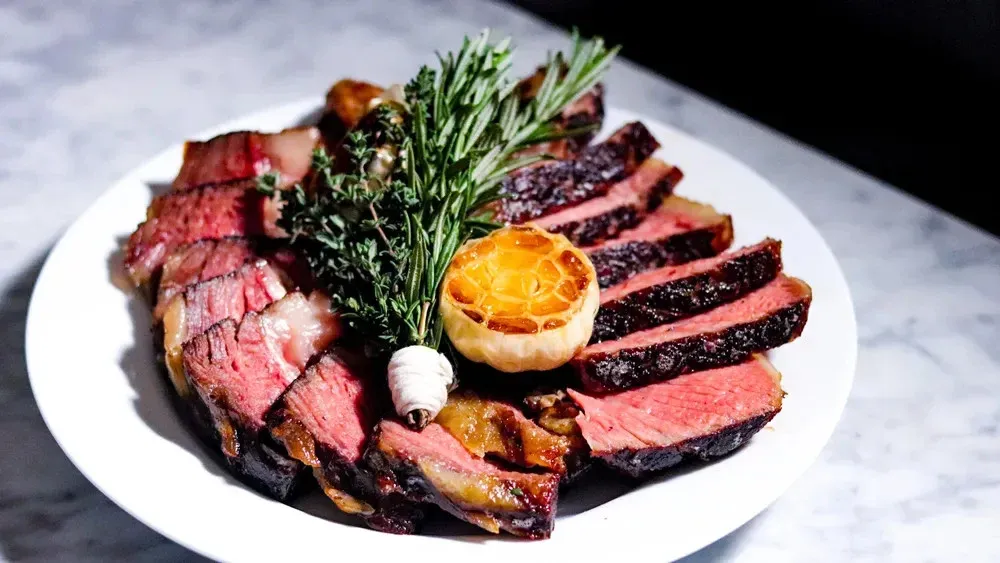 ALT: food presentation slicing meat horizontally
