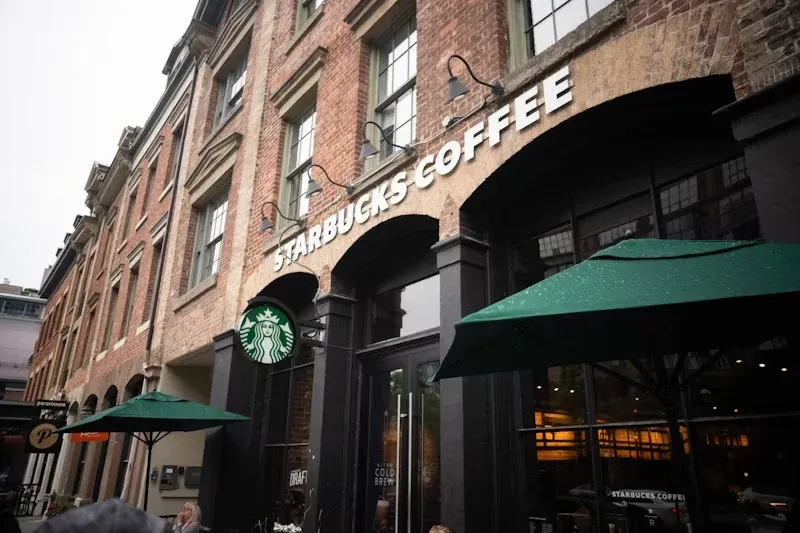 popular chain restaurants - starbucks coffee 2 photo