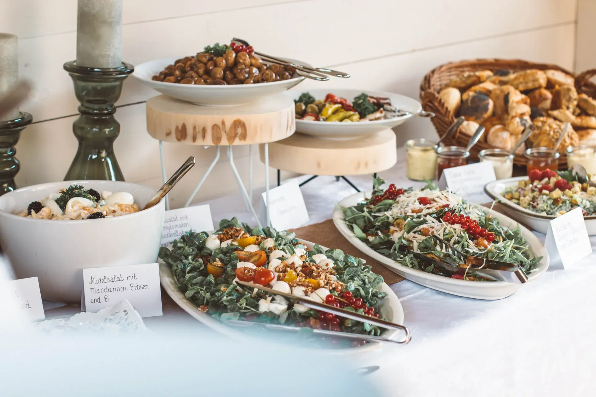 types of restaurants example: buffet