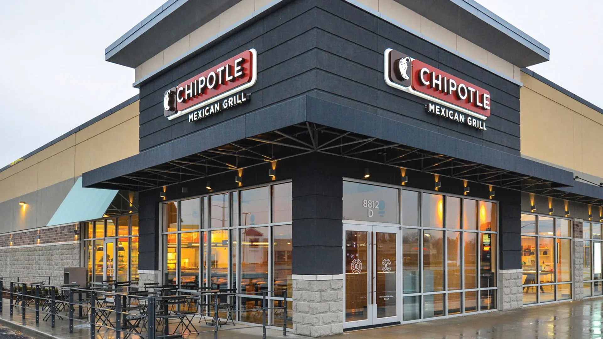 chipotle-restaurant.webp