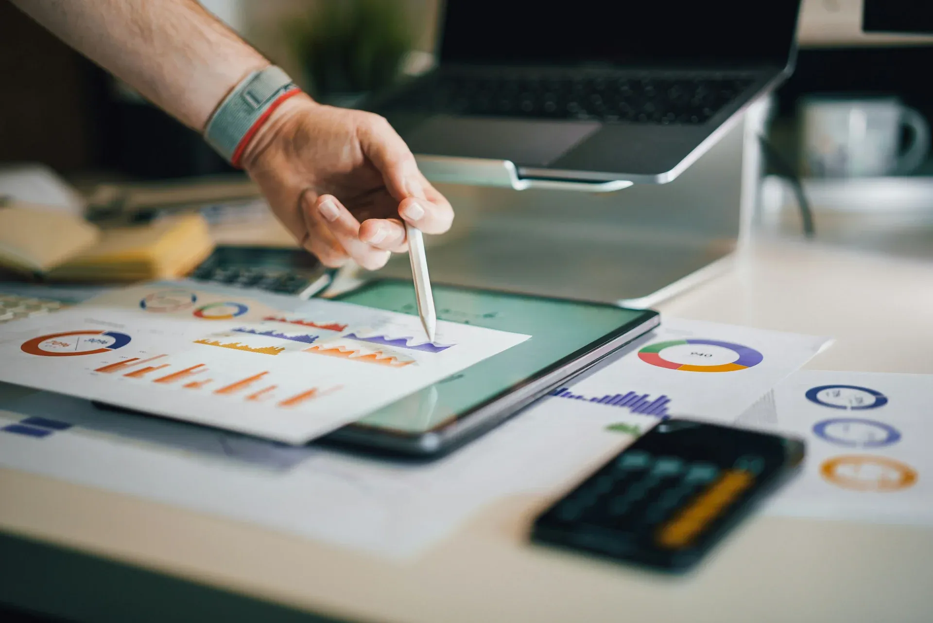 22 Restaurant KPIs to Keep Your Business on Track