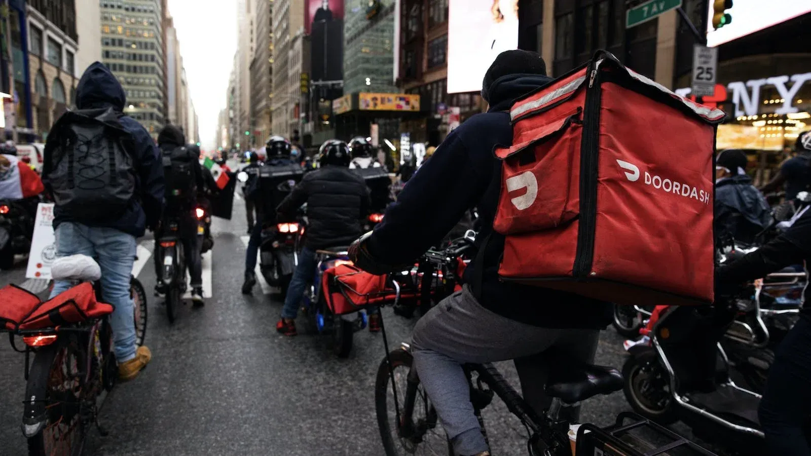 Not getting orders on DoorDash? Partner up with DoorDash Drive