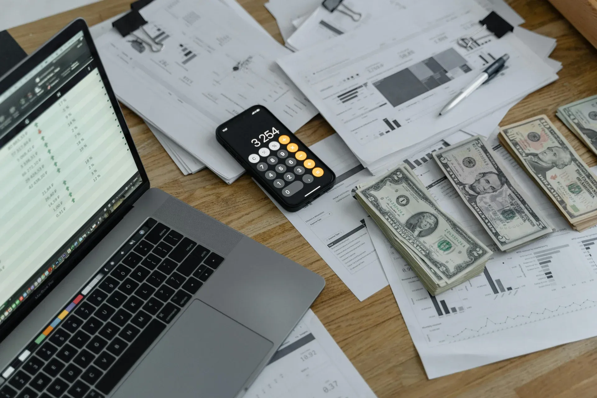 Restaurant Cash Flow Management: 8 Tips How to Maintain It