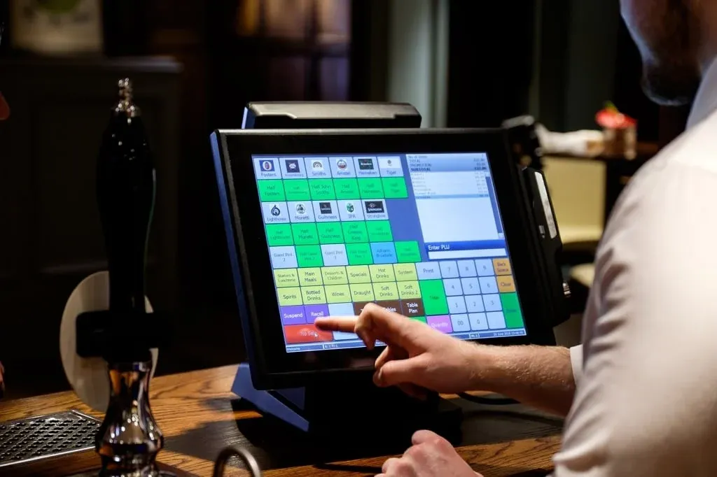 Technology integration can help reduce restaurant expenses