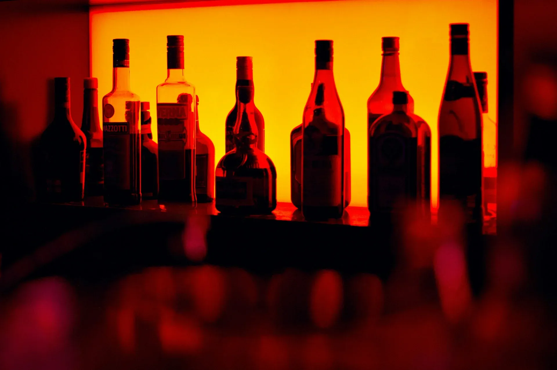 8 Ways How to Open a Bar With No Money (2024)