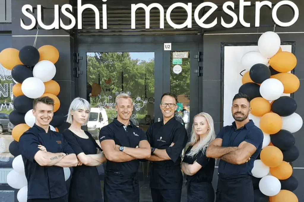 sushi-maestro-team-1024x683.webp