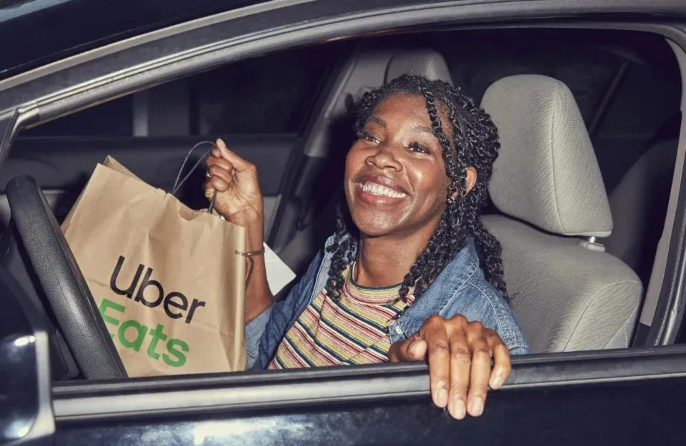third-party-delivery-services-ubereats-driver3.webp