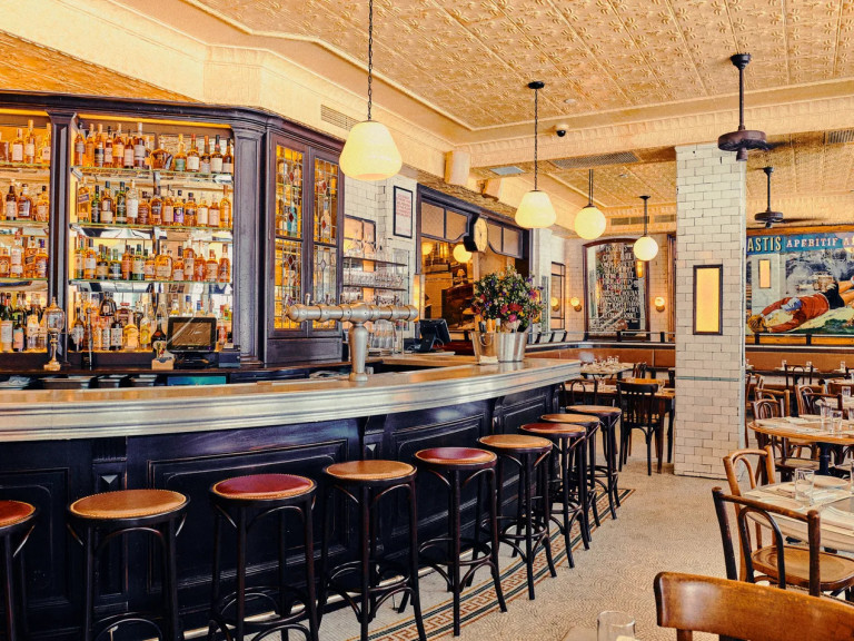 What Is a Bistro Restaurant? UpMenu