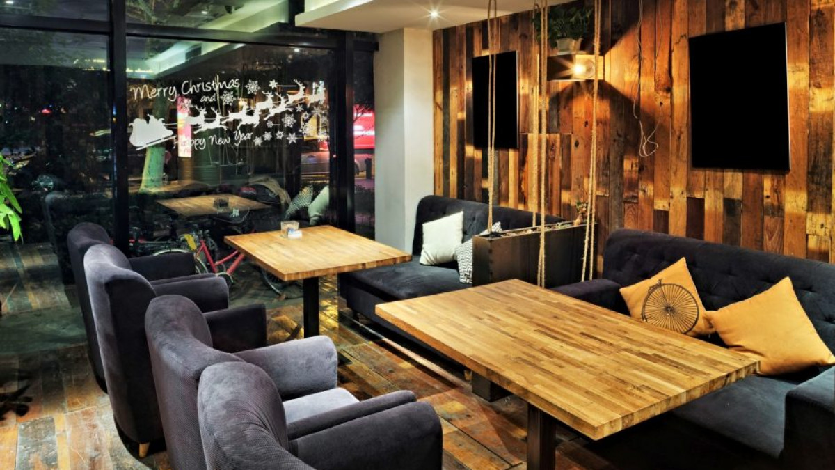 How to Design a Commercial Bar |Design Ideas from Beaufurn