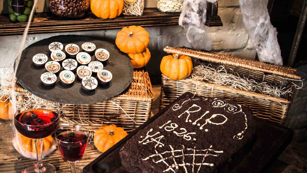 Fun & Easy Halloween Drink Station Ideas - Funtastic Life