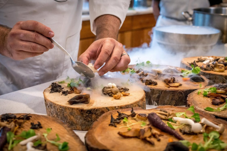 chef-salary-how-much-do-chef-make-upmenu