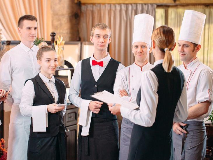prowadzenie restauracji - komunikacja z personelem w restauracji