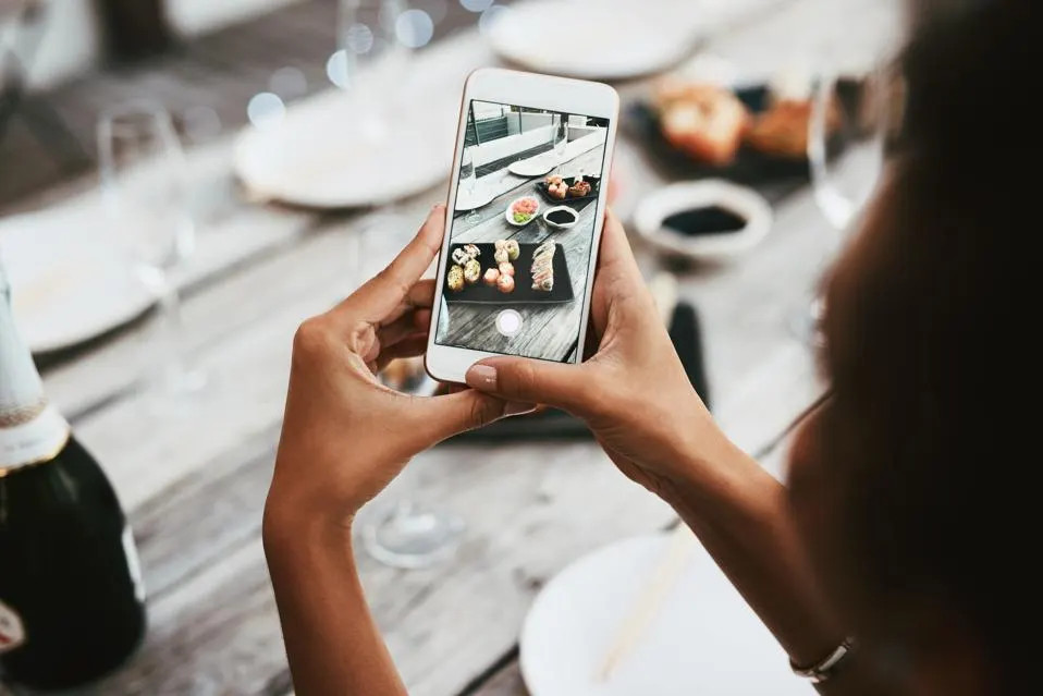 how to get more customers in my restaurant - restaurant social media