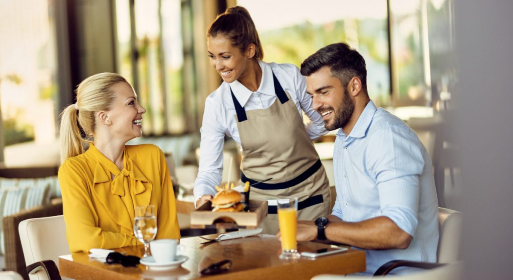 why do restaurants fail - customer service