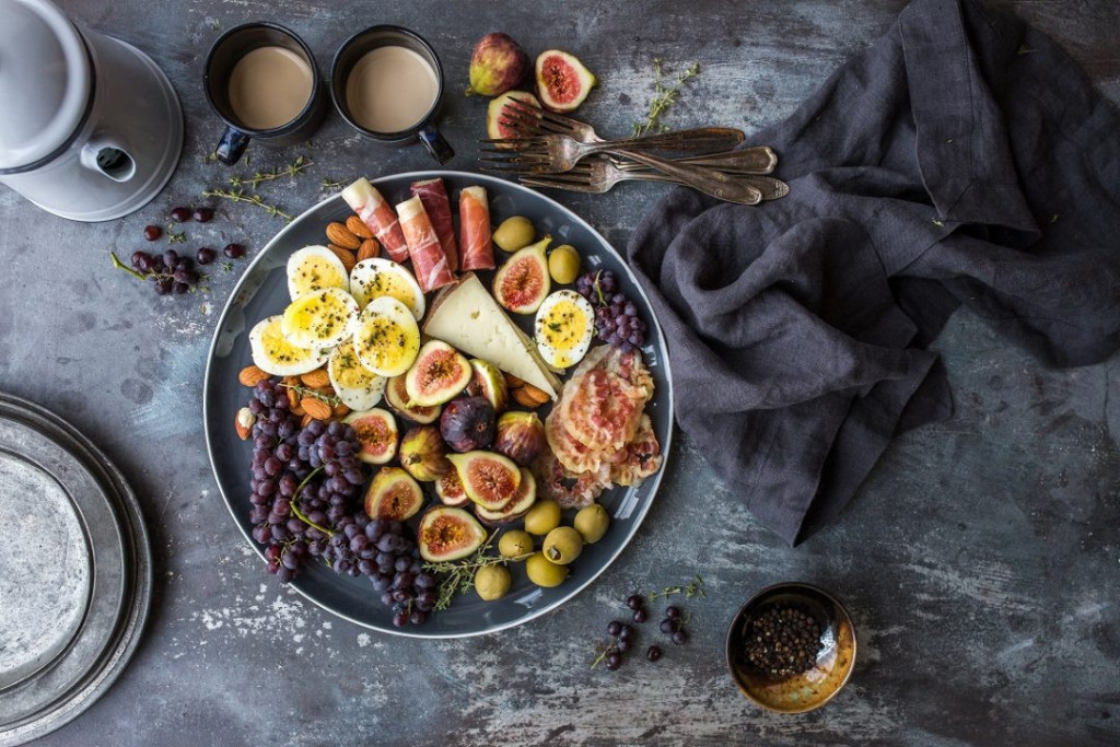 restaurant curbside pickup - food photography